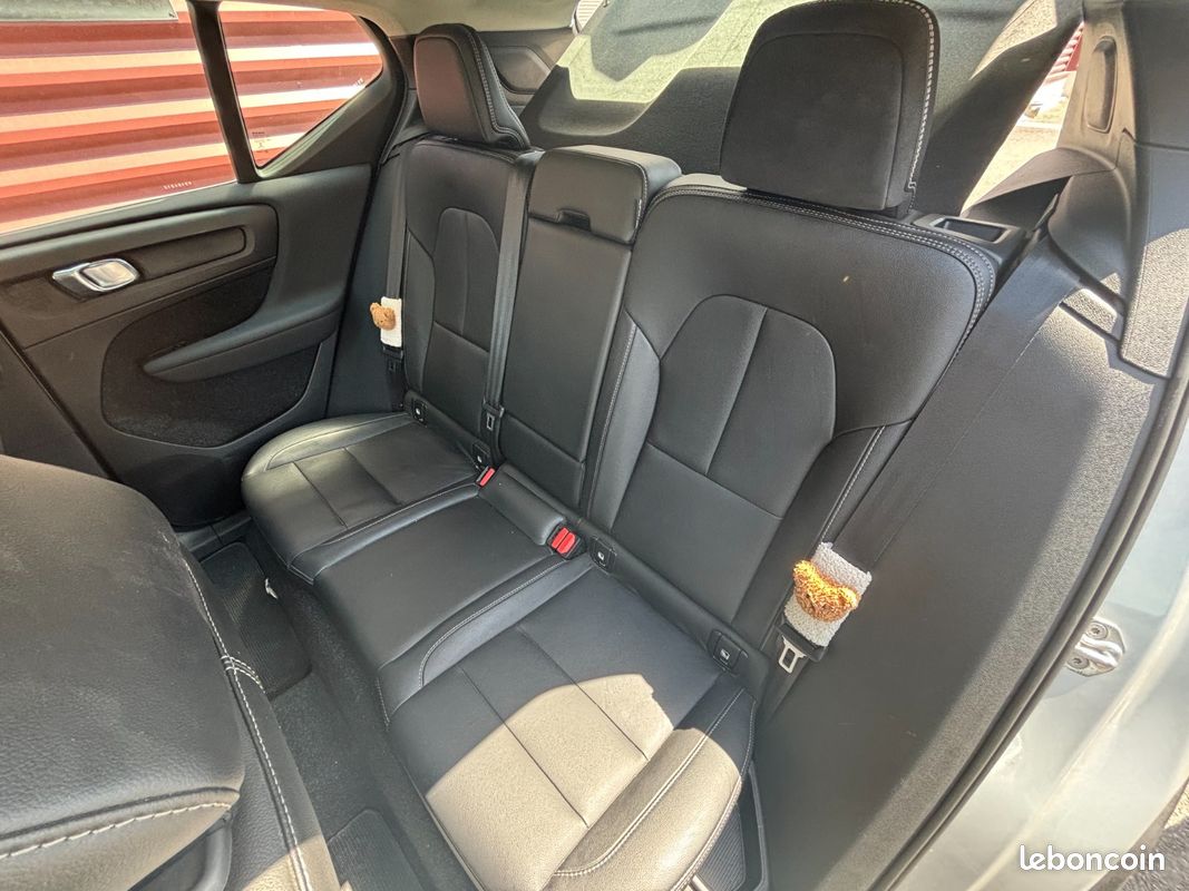 VOLVO XC40 D3150 ch Geartronic 8 Inscription / Toit ouvrant / Caméra 360 / Carplay / Garantie 12 mois (image 6)