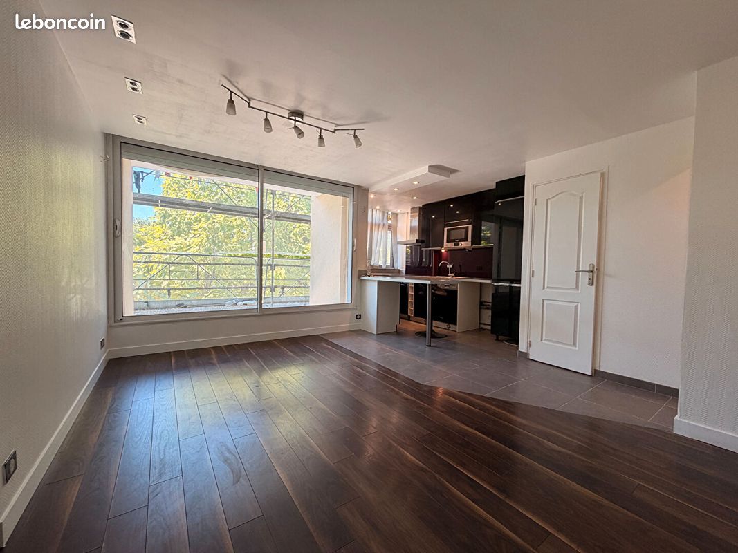Appartement 3 pièces 50 m² · à Maisons-Laffitte · 50 m² · 1 300 €