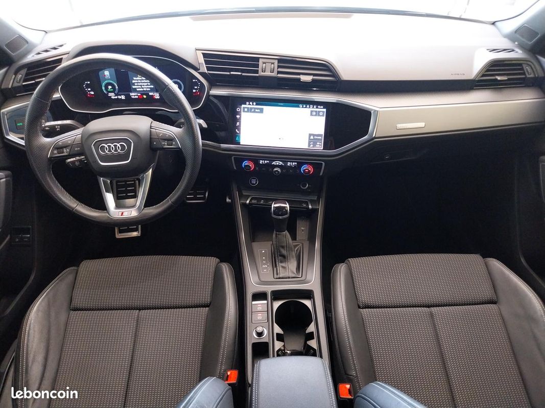 AUDI Q3 45 TFSIe 245 ch S tronic 6 S line (image 11)