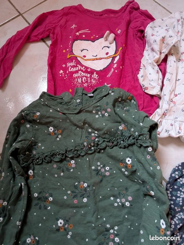 Gros lot vêtements fille 2 ans (image 12)