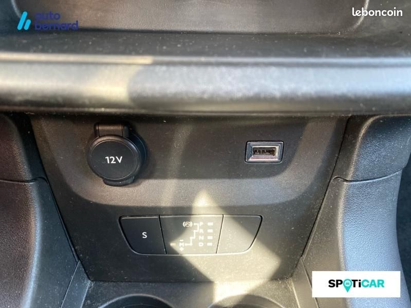 Citroen C3 1.2 PureTech 110ch S&S Shine EAT6 (image 22)