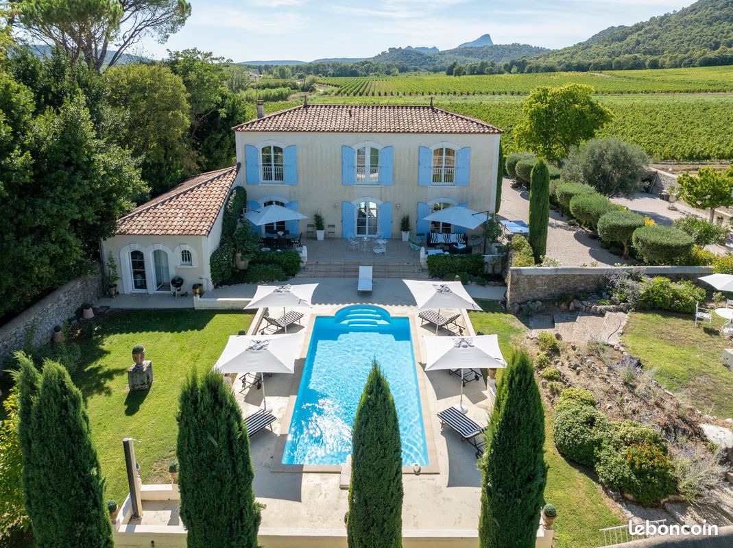 Maison 7 pièces 220 m² · à Saint-Mathieu-de-Tréviers · 220 m² · 850 000 €