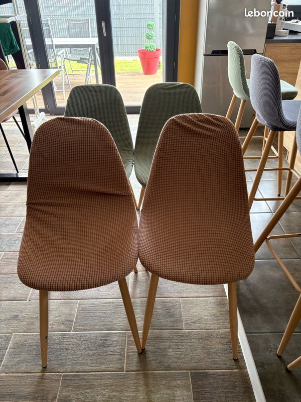 Lot 4 chaises (image 1)
