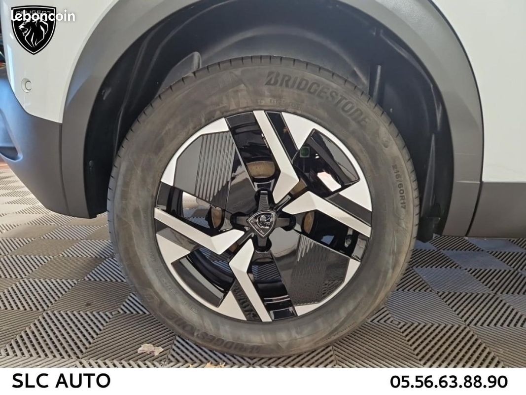 Peugeot 2008 1.2 Hybrid 145ch Allure e-DCS6 (image 9)