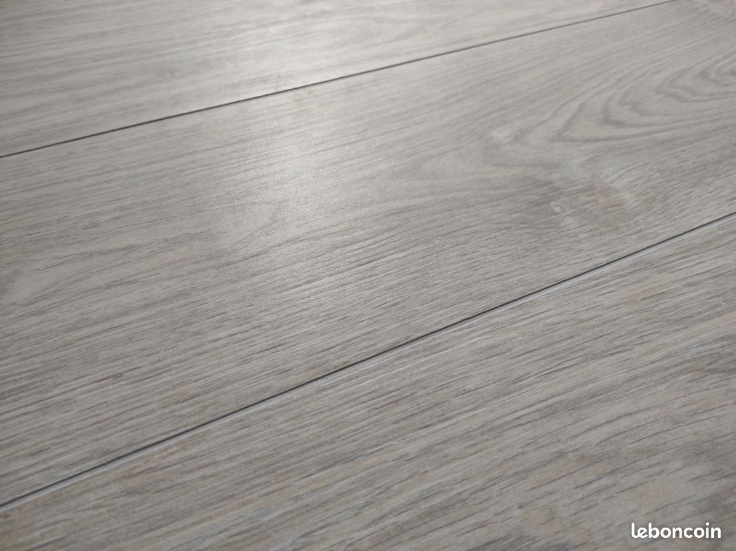 Carrelage imitation parquet 20cm x 120cm antidérapant (image 1)