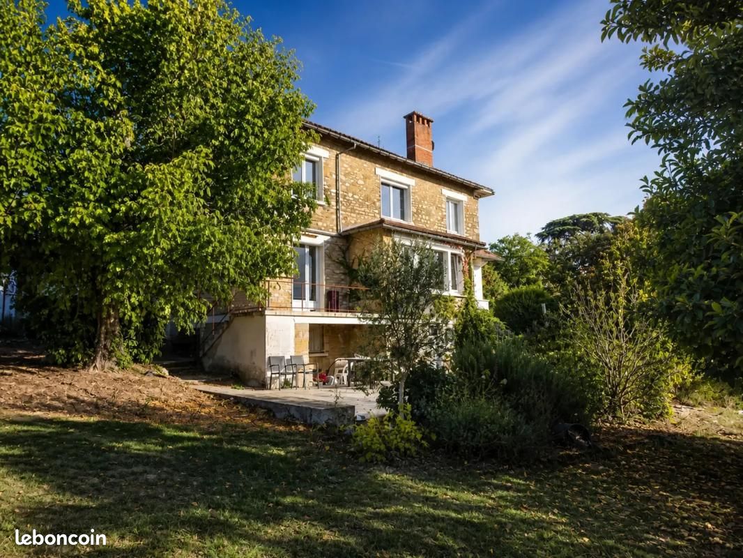 Maison 7 pièces 163 m² · à Thenon · 163 m² · 265 000 €