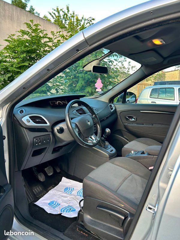 Renault Scénic III 1.5 dCi 110 eco2 DYNAMIQUE (image 3)