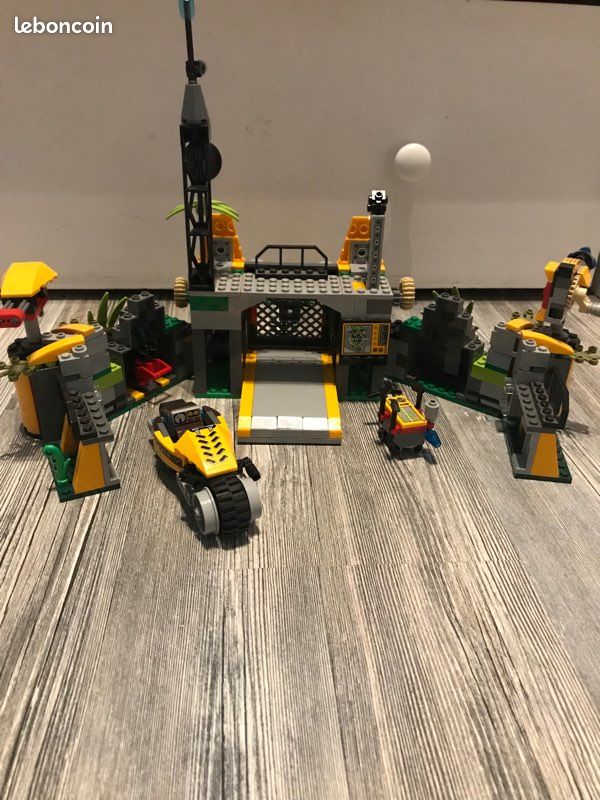 LEGO CHIMA 70134 la base lion du royaume oublié - Jeux & Jouets