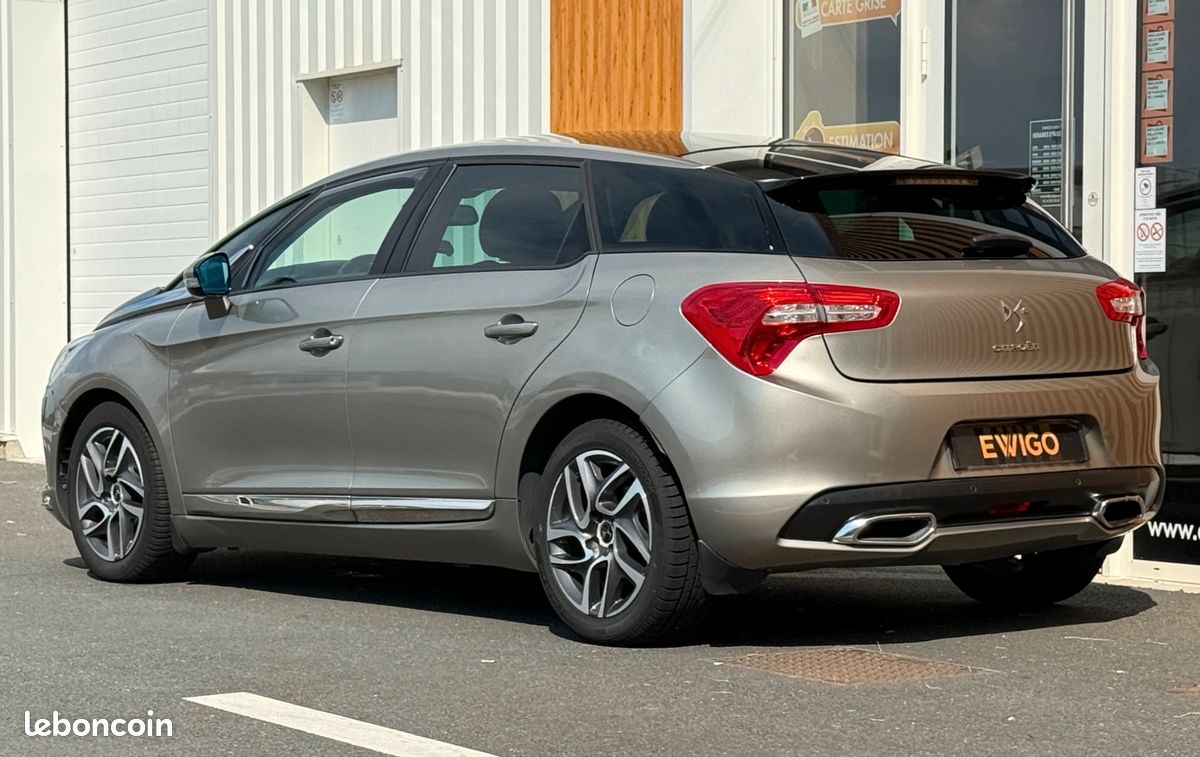 DS DS 5 1.6 THP 155CV SOCHIC BVA - MOTEUR A CHAINE - TOIT PANORAMIQUe (image 17)