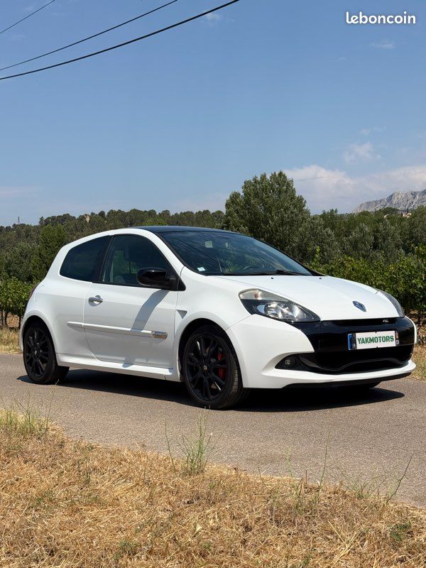 RENAULT Clio 3 RS CUP 2.0 atmosphérique 16v 203ch / garantie 12 mois / 3 eme mains depuis 2014 (image 3)