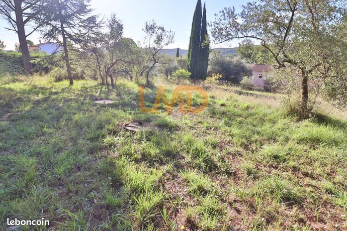 Terrain 1304 m² Le Val
