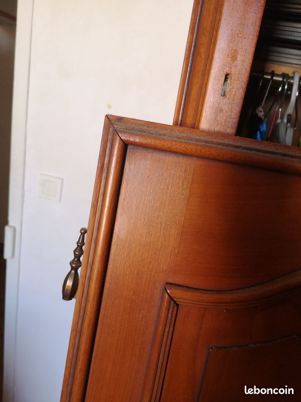 Armoire en merisier massif (image 2)