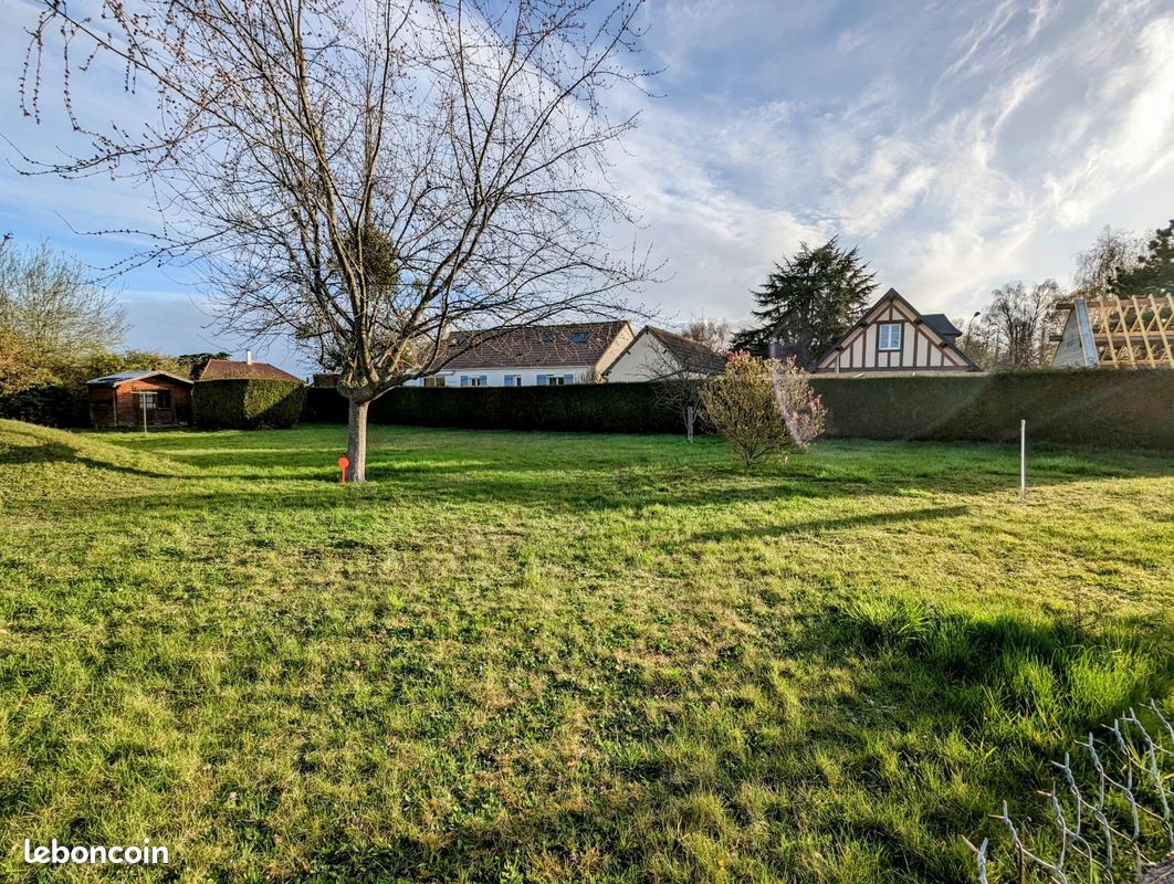 Terrain 776 m² · à Saint-Sébastien-de-Morsent · 776 m² · 60 000 €