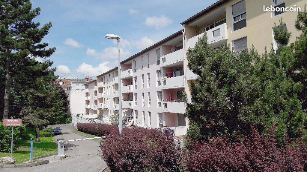 Appartement 4 pièces 92 m² · à Saint-Étienne · 92 m² · 815 €/mois