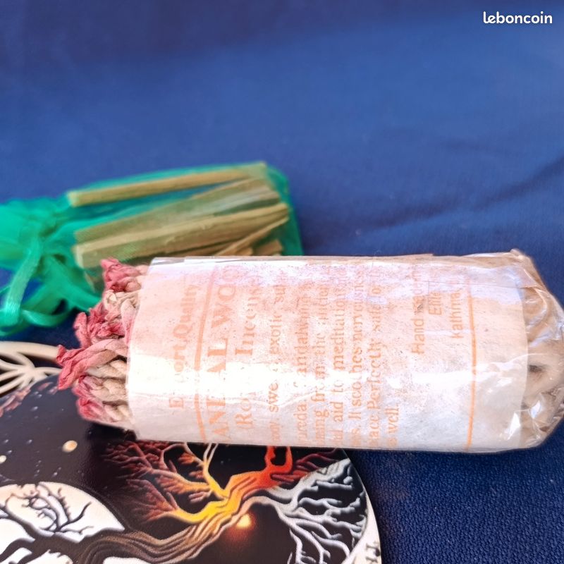 Kit méditation et spiritualité encens Santal et bois sacré (image 4)