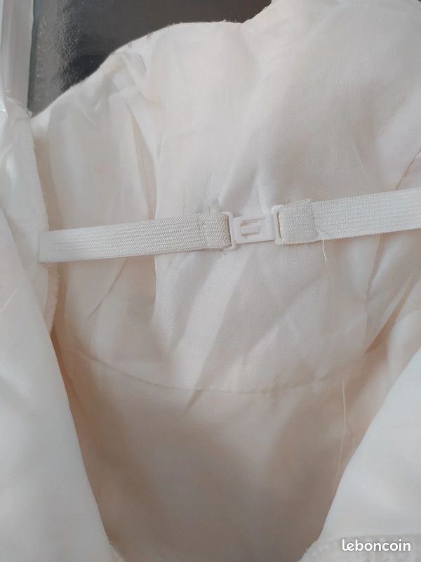 Robe bustier mariage blanche à sequins argents (image 8)