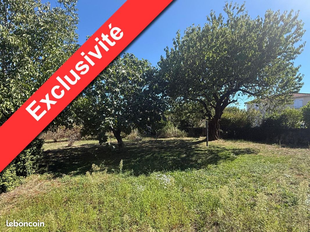 Terrain 450 m² · à Mions · 180 000 €