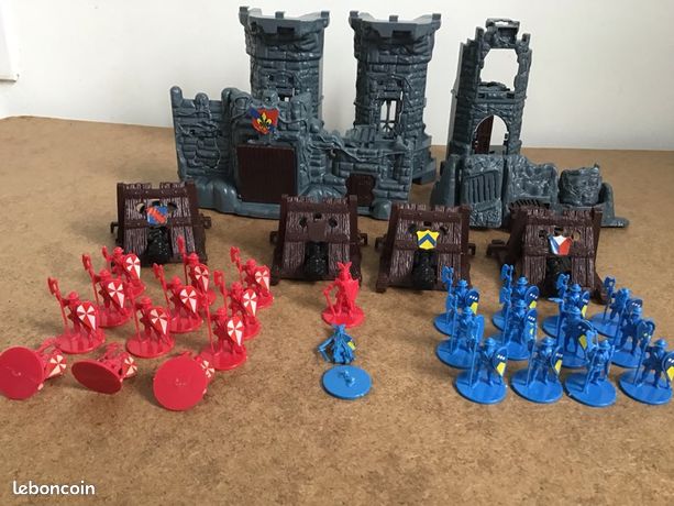 Siege A L Attaque Du Chateau pas cher - Meilleures ofes sur le neuf et l'occasion