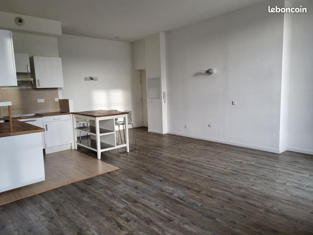 Appartement 3 pièces 70 m² · à Boissise-la-Bertrand · 70 m² · 911 €