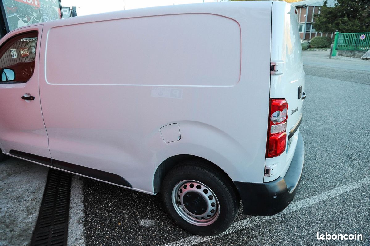 CITROEN JUMPY M 2.0 BlueHDi 180 EAT8 III FOURGON Driver CAMERA GPS (image 27)