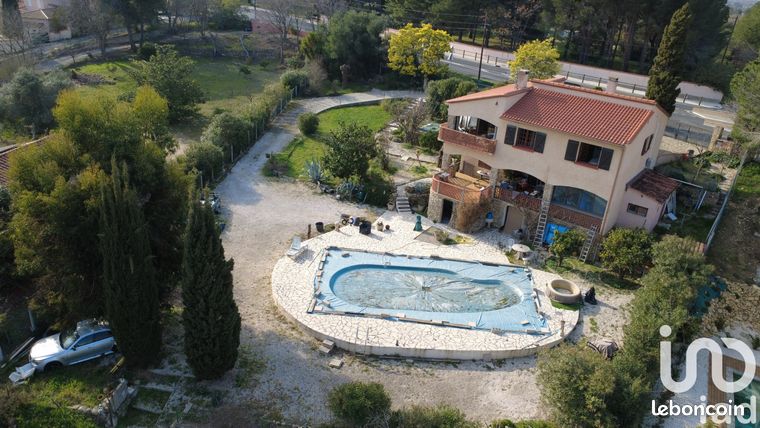 Villa 5 pièces 170 m²