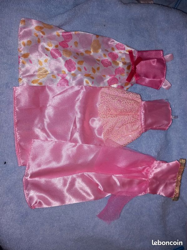 Lot de vêtements poupées barbie (image 2)