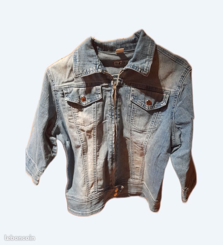 Veste en jean chic et élégante pour femme sur