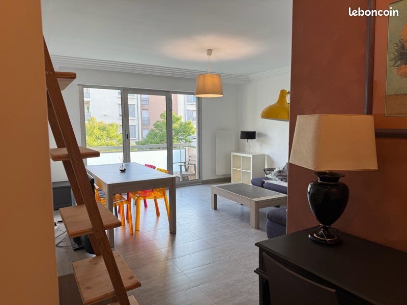 Appartement 3 pièces 70 m² · à Bron · 70,4 m² · 1 200 €