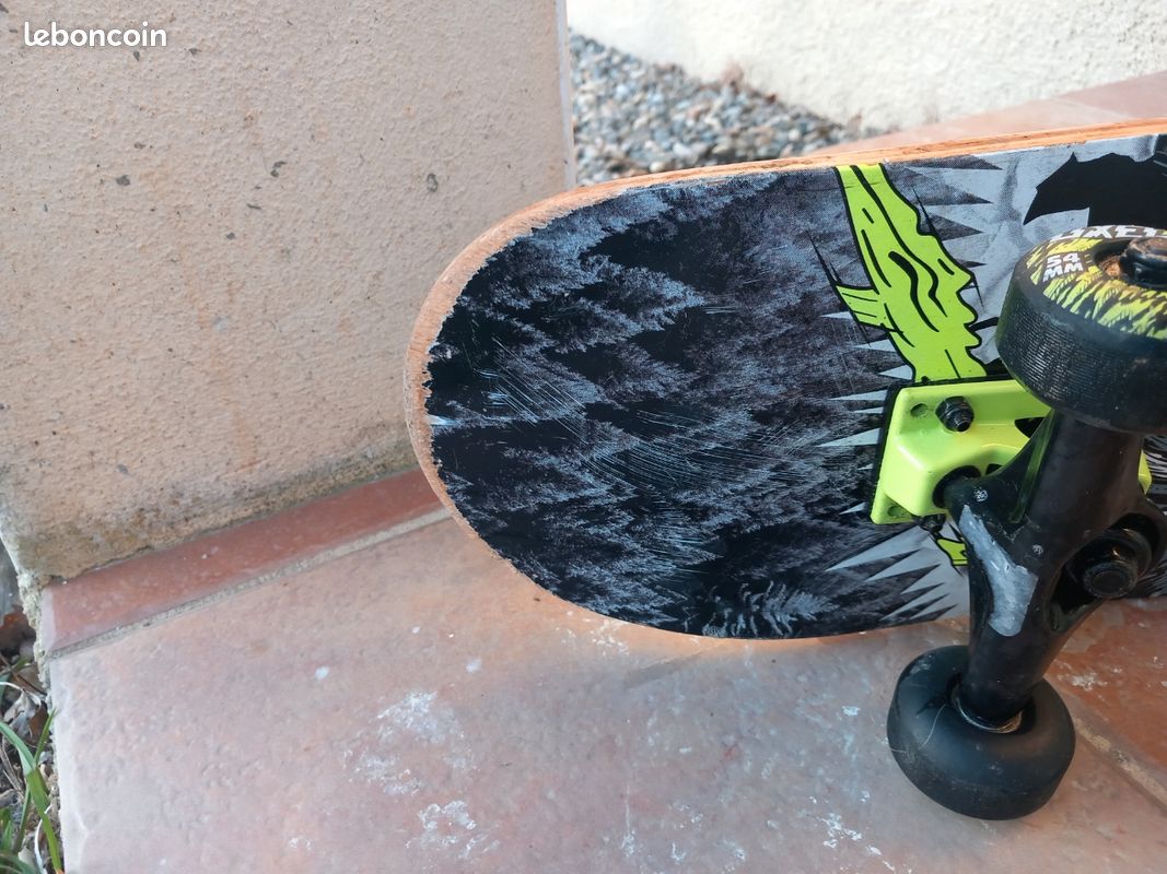 Skateboard (image 3)