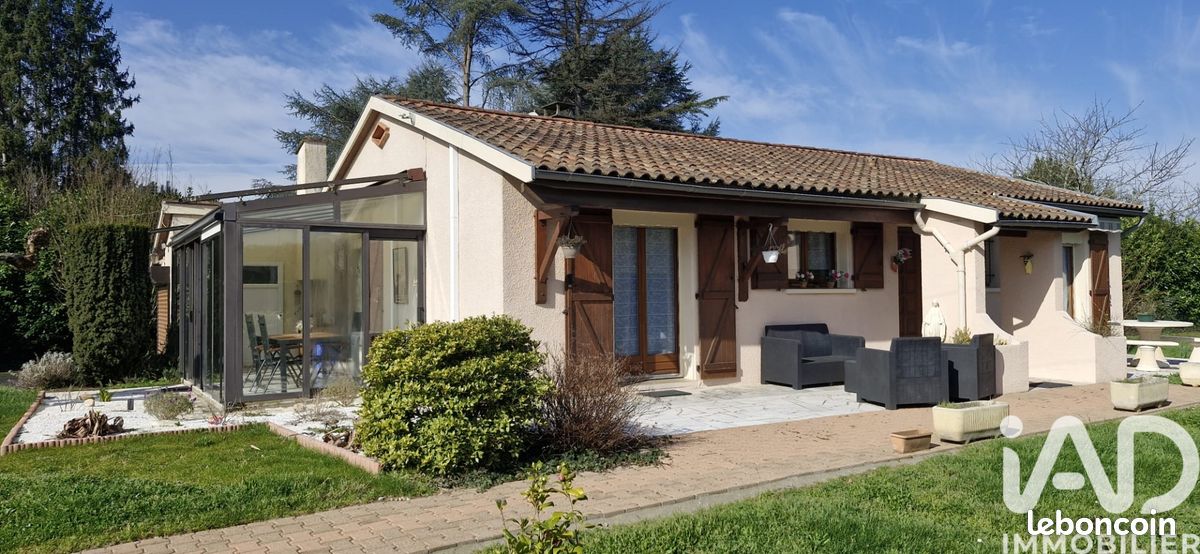 Maison 5 pièces 100 m² · à Lamothe-Montravel · 100 m² · 230 000 €