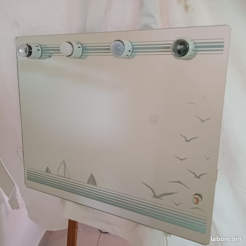 Miroir éclairé salle de bain (image 1)