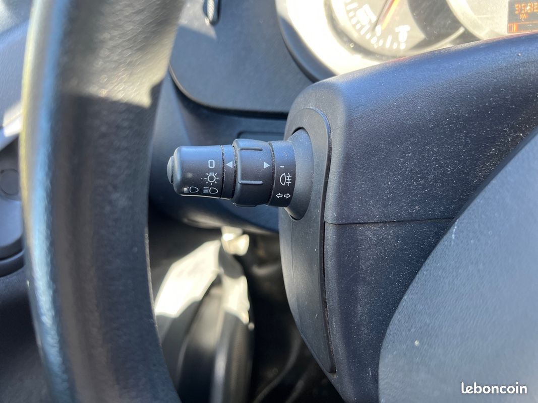 RENAULT KANGOO 1.5 DCI 90 ch Confort Fourgon - Attelage - Pas de TVA (image 10)