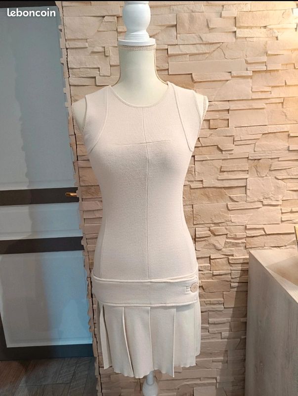 Ensemble Robe Avec Veste - Taille 164 - Imprimé Fleuri Rouge Sur Polyamide - Occasion Très Bon état