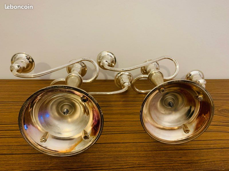 Paire De Bougeoirs Anciens En Métal Argenté - Décor Perlé, Base Cuvette, Style Vintage