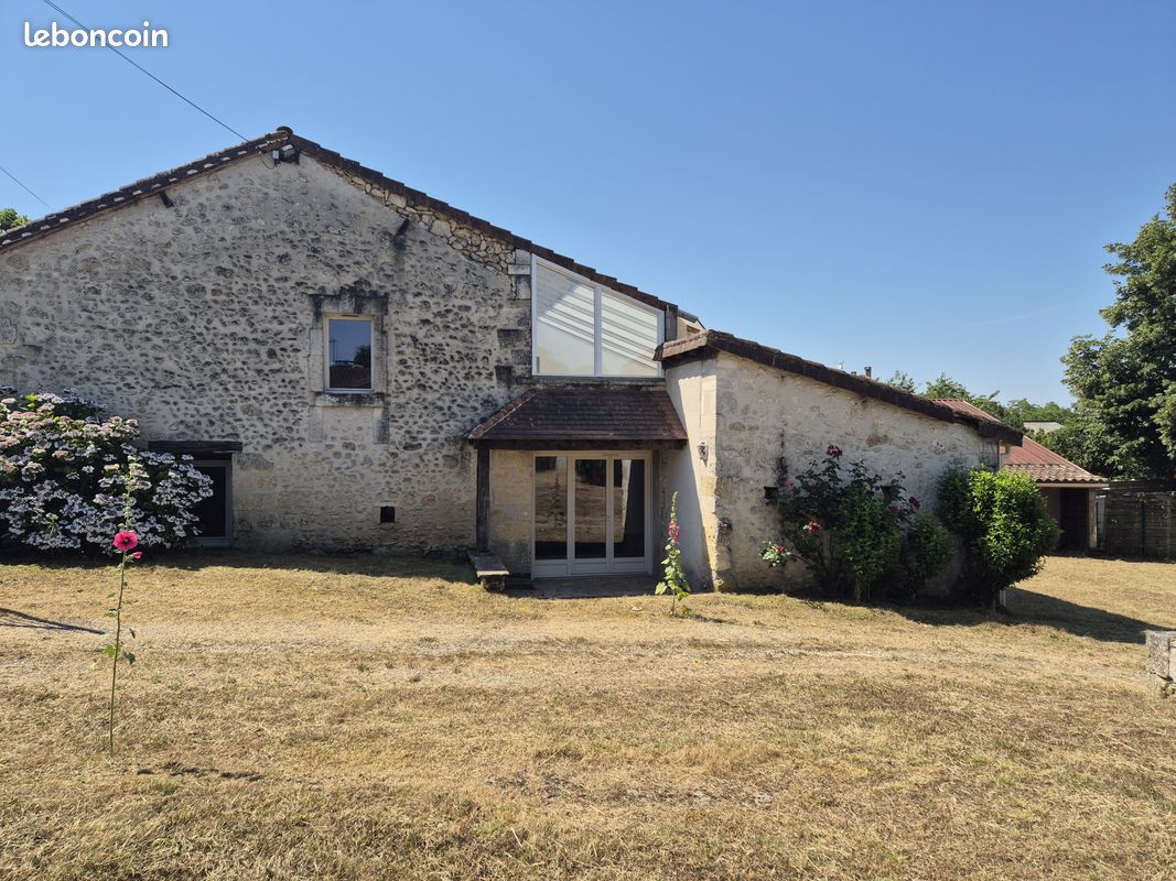 Maison 6 pièces 166 m² · à Bourdeilles · 166 m² · 192 000 €