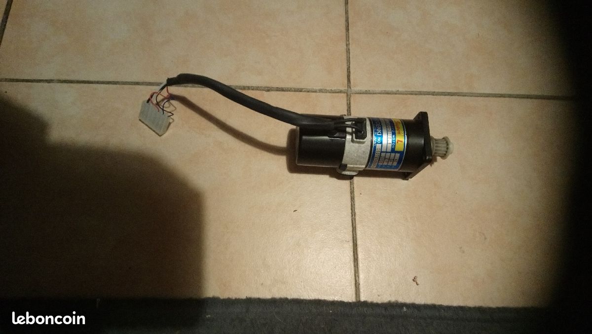 Moteur Sanyo denki servo dc (image 2)