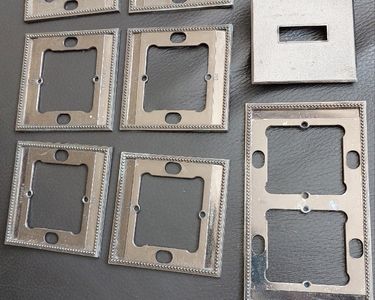 Lot De 25 Prises Murales Anciennes Legrand Chambord - Appareillage électrique