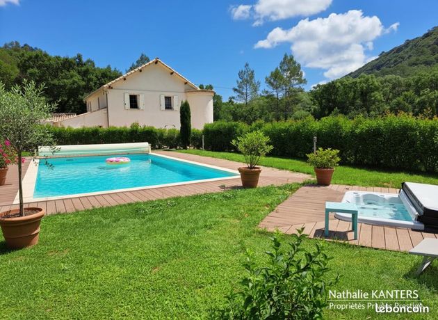 Maison 9 pièces 305 m²