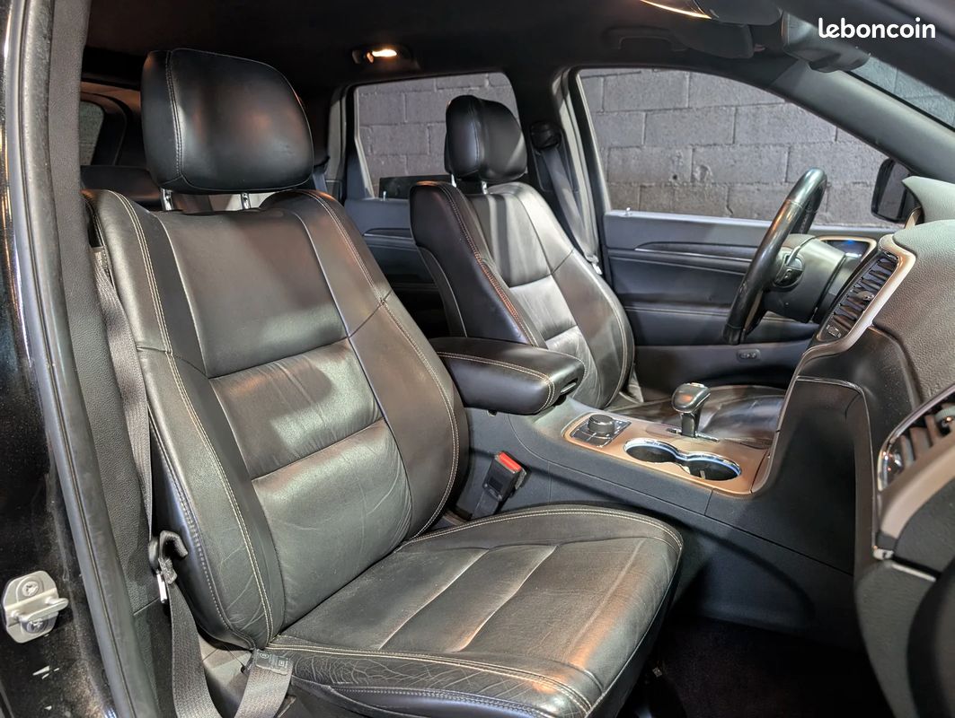 Jeep GRAND CHEROKEE 3.0 CRD 250CH Limited / CAMERA DE RECUL / CUIR / SIEGES ELECTRIQUES A MEMOIRES (image 16)