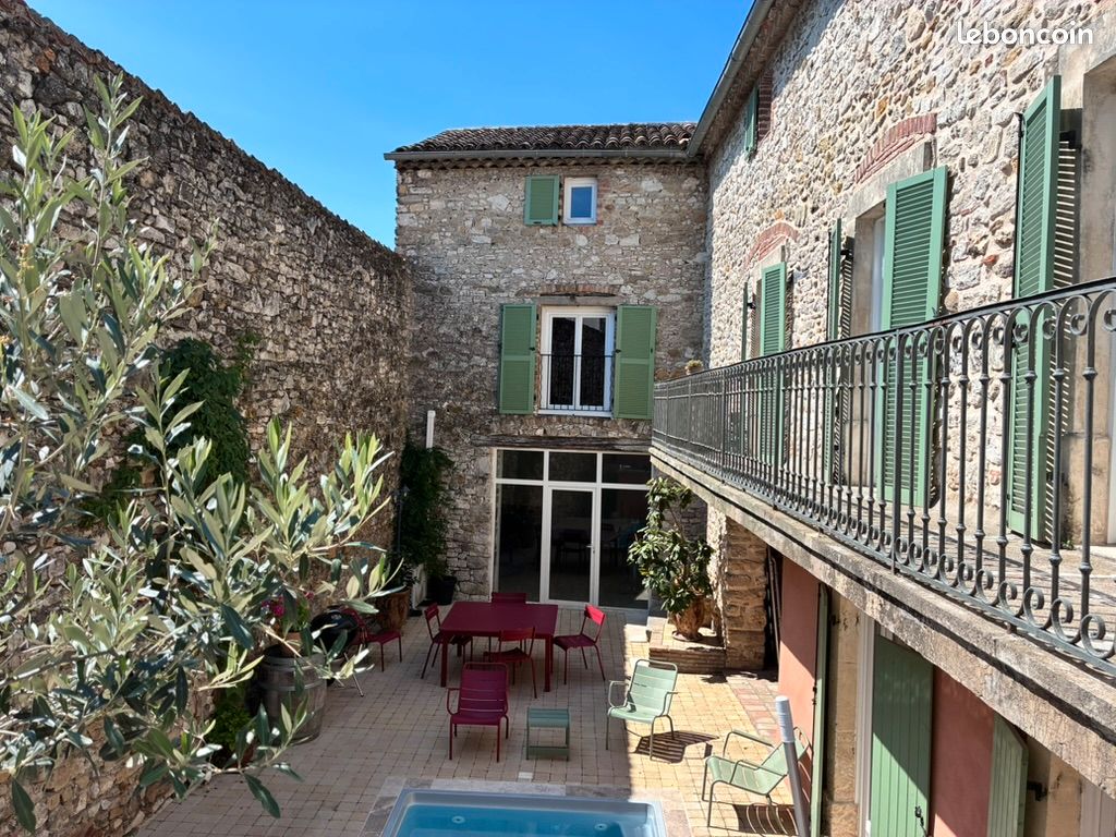Maison 7 pièces 235 m² · à Saint-Hilaire-de-Brethmas · 235 m² · 395 000 €