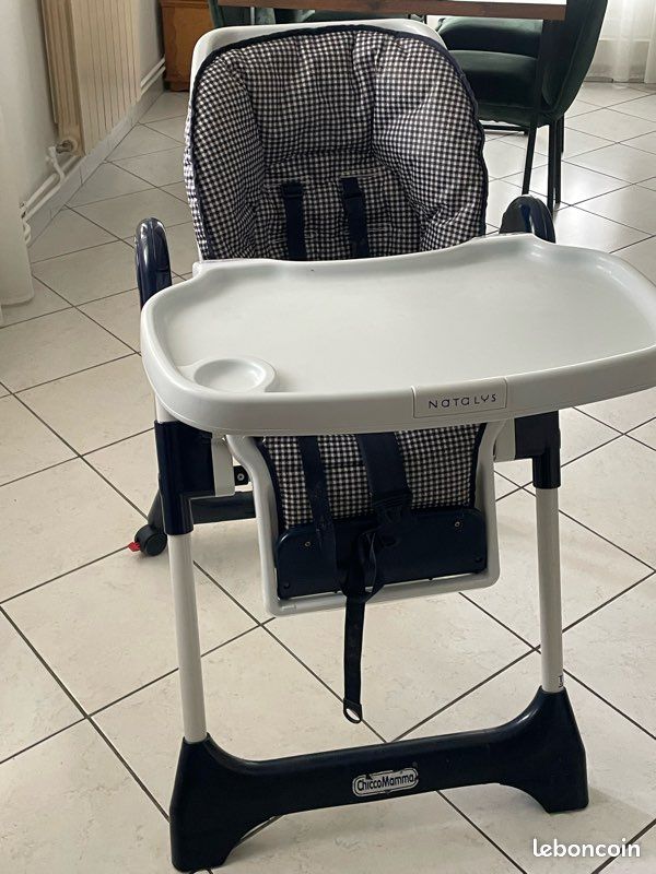 Chaise haute bébé (image 1)