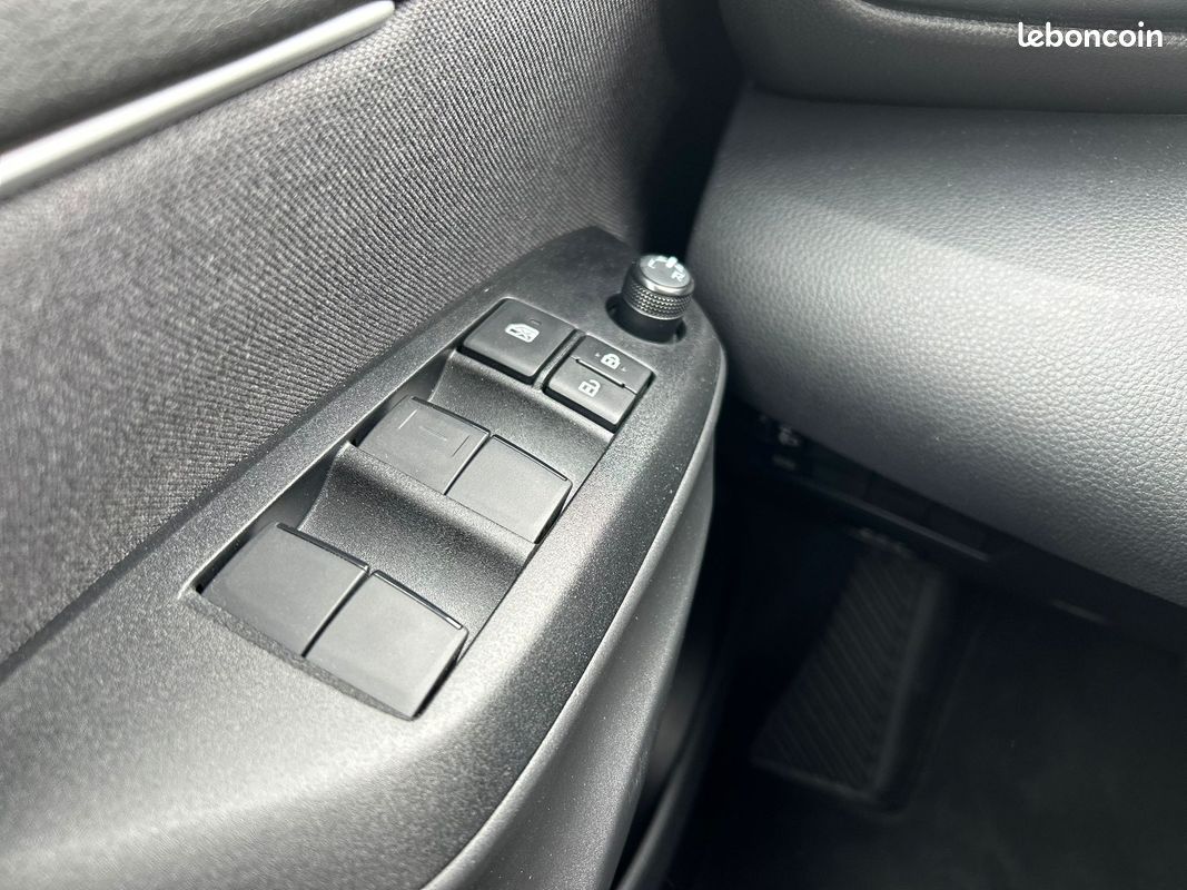 MAZDA Mazda2 Hybrid 1.5L CVT 116 ch Centre-Line (image 17)