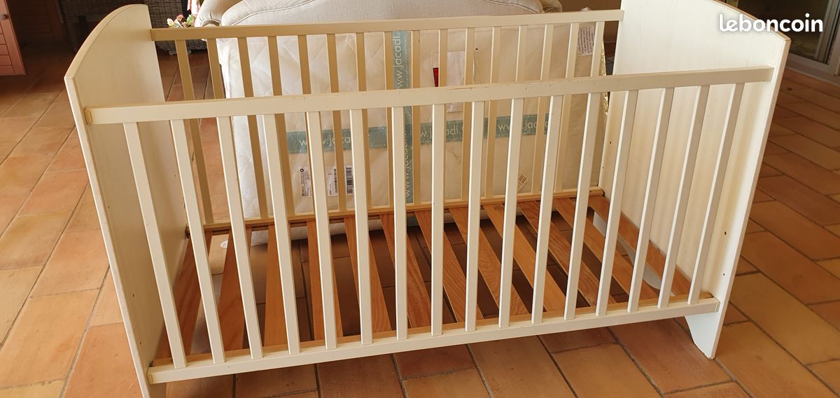 Lit bébé Verbaudet 70x140cm avec matelas Jacadi (image 1)
