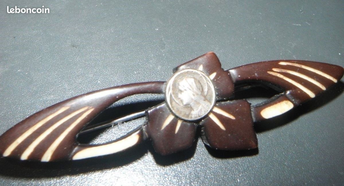 Ancienne Broche En Bakélite Strass Bleus Et Blancs - Bijou Vintage - Occasion