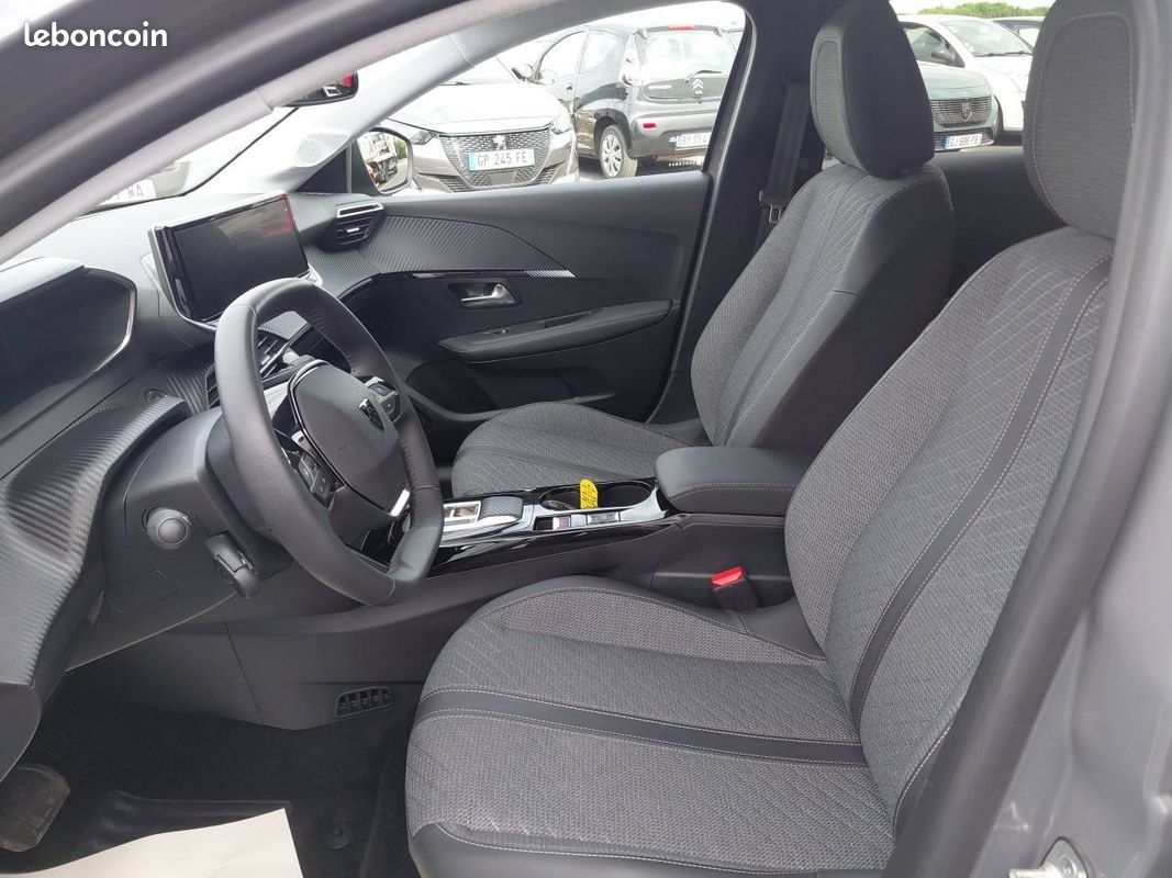 PEUGEOT 208 Electrique 156ch 54 kWh Allure (image 9)