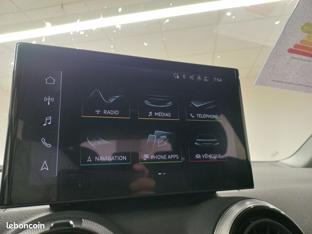 AUDI Q2 35 TFSI 150 S tronic 7 S line (image 16)