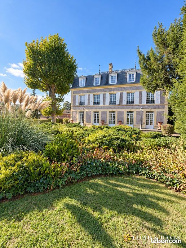 Maison 12 pièces 430 m² · à Chantilly · 430 m² · 2 299 000 €