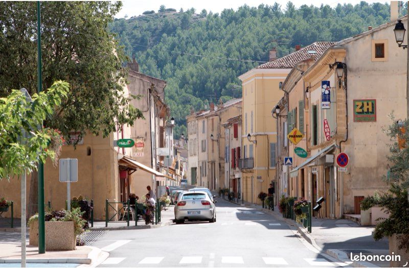 Maison 8 pièces 200 m² · à Meyrargues · 200 m² · 200 000 €