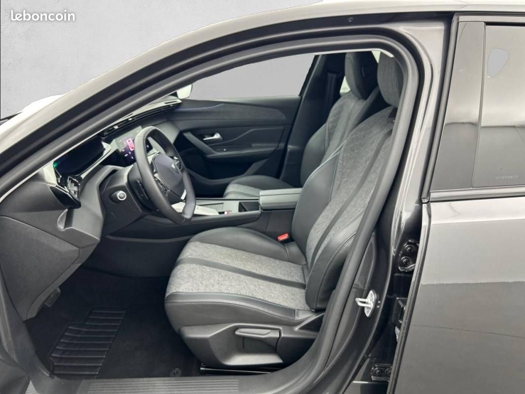 Peugeot 408 PHEV 225 e-EAT8 - Allure Pack (image 11)