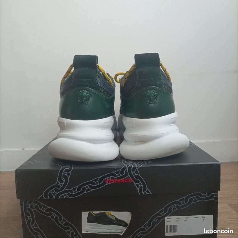 Versace chain react (image 4)